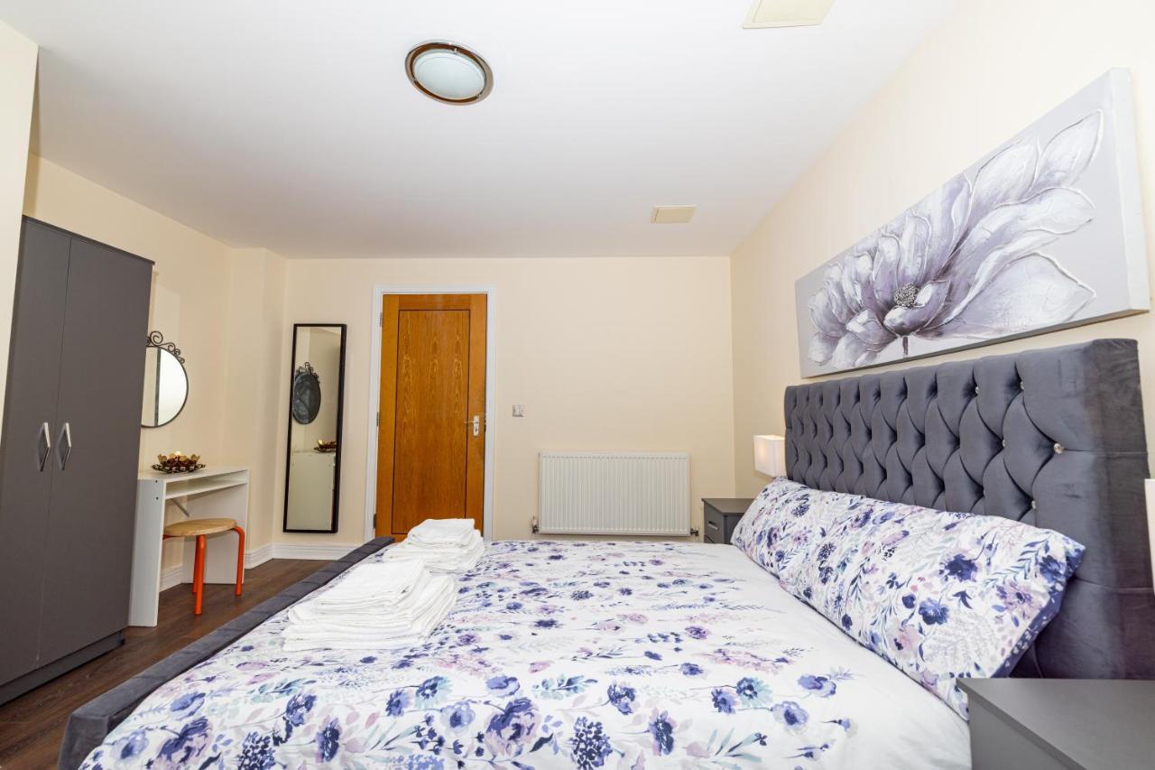 Two Bed Apartment Near Canary Wharf Лондон Экстерьер фото