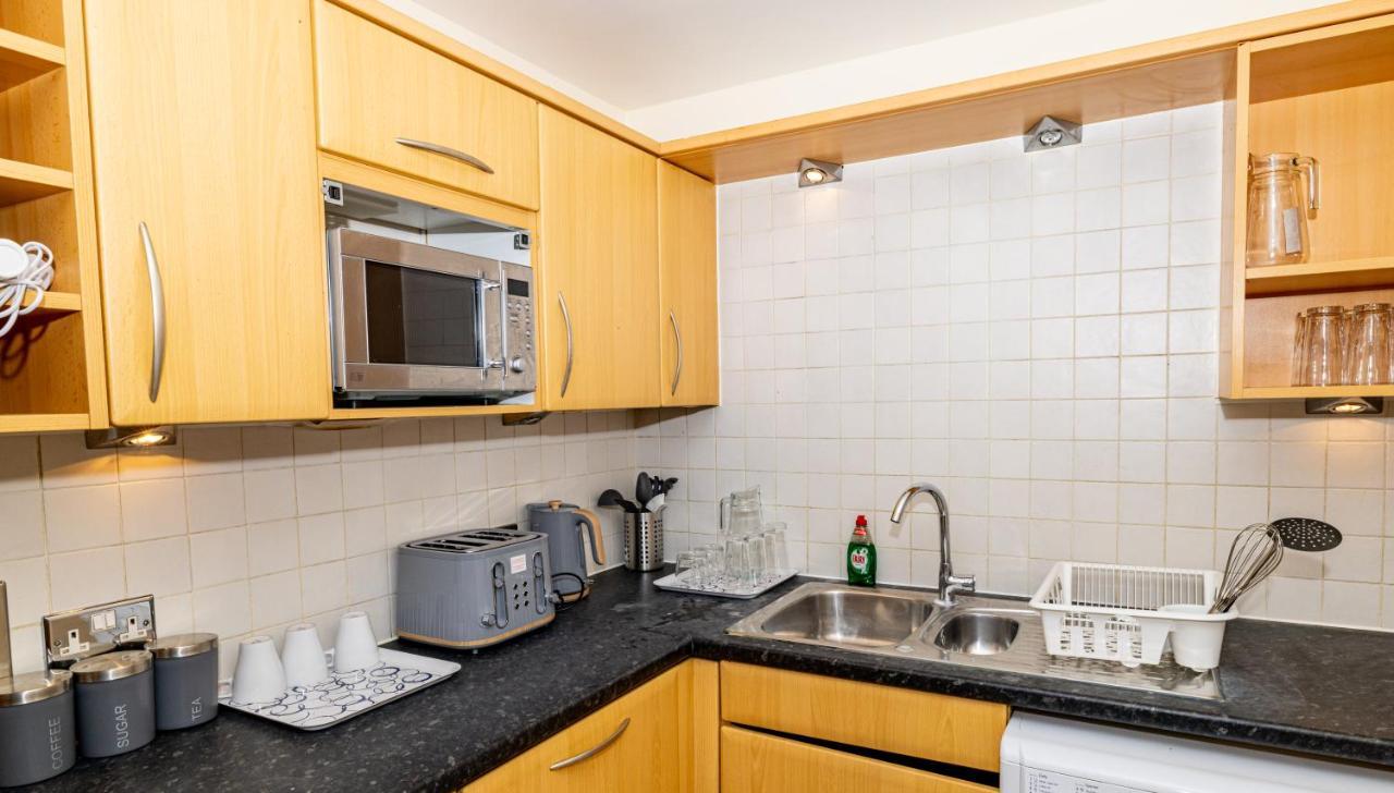 Two Bed Apartment Near Canary Wharf Лондон Экстерьер фото