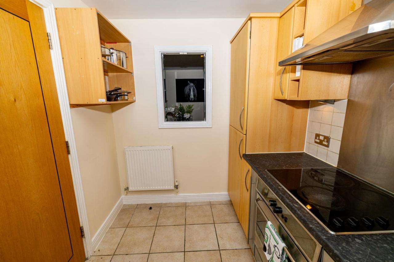 Two Bed Apartment Near Canary Wharf Лондон Экстерьер фото