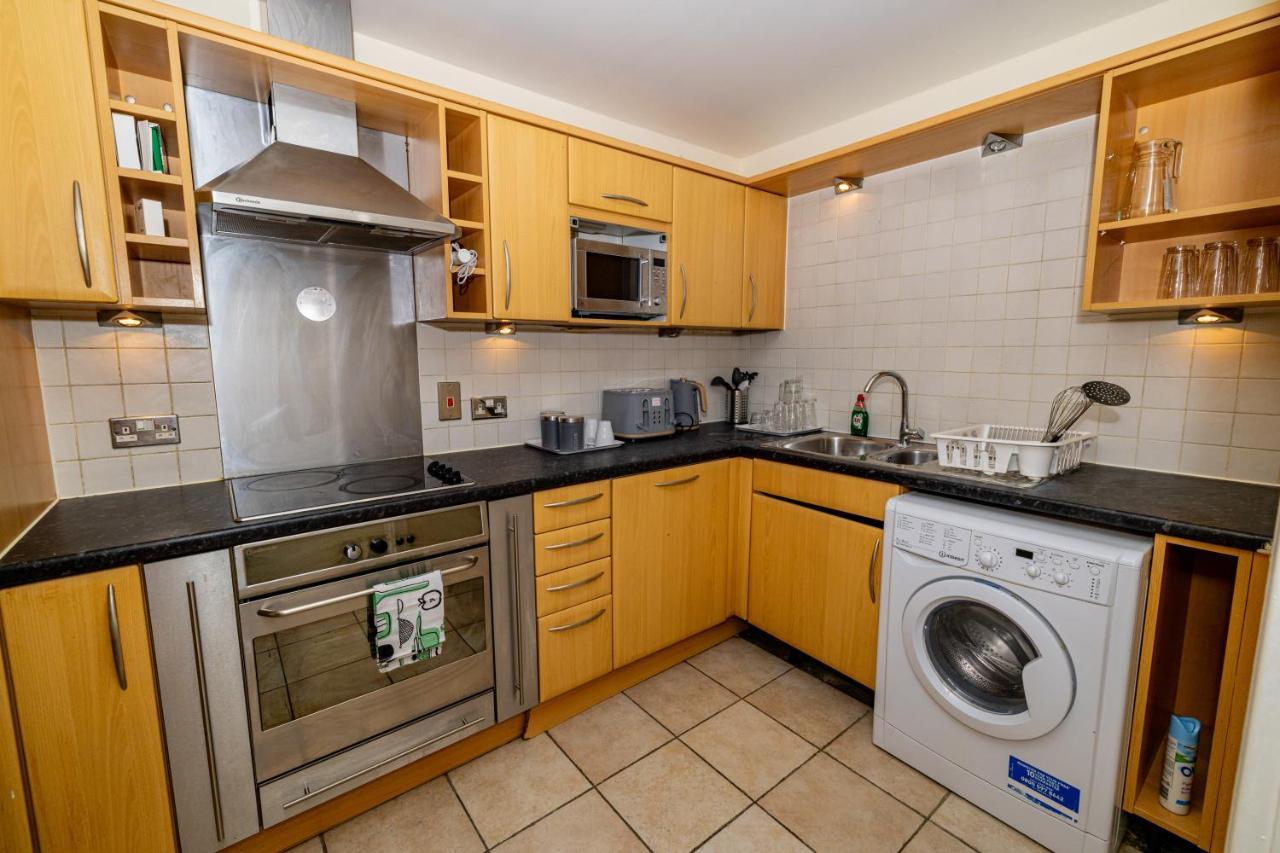 Two Bed Apartment Near Canary Wharf Лондон Экстерьер фото