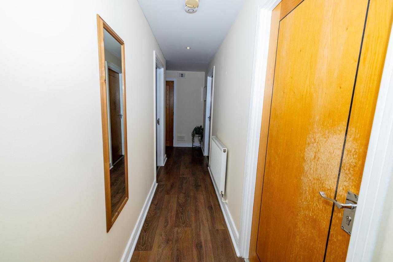 Two Bed Apartment Near Canary Wharf Лондон Экстерьер фото