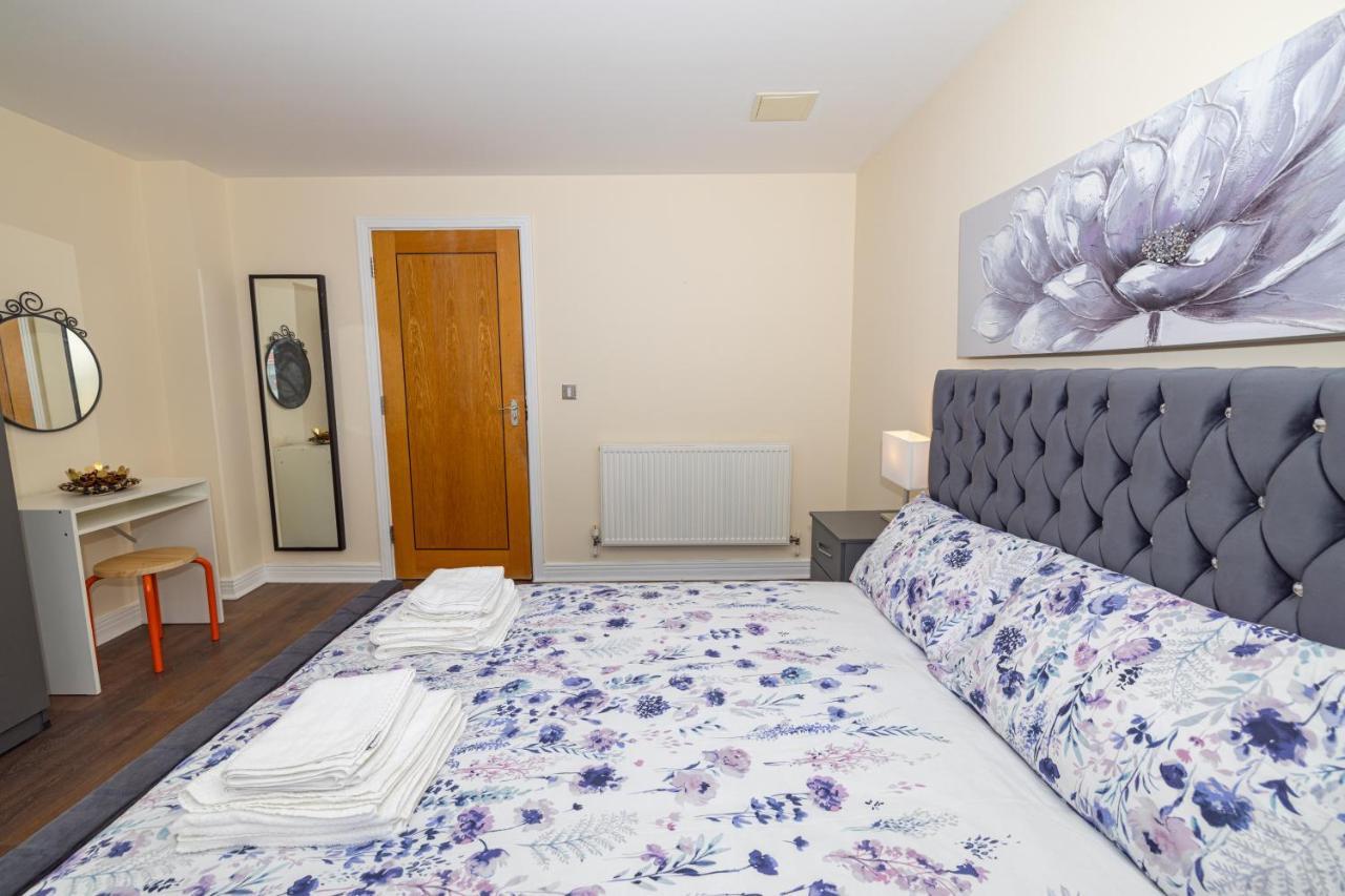 Two Bed Apartment Near Canary Wharf Лондон Экстерьер фото