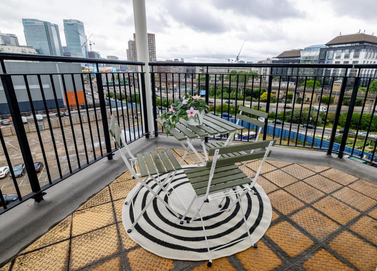 Two Bed Apartment Near Canary Wharf Лондон Экстерьер фото